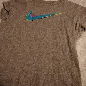 Girls nike t- shirt